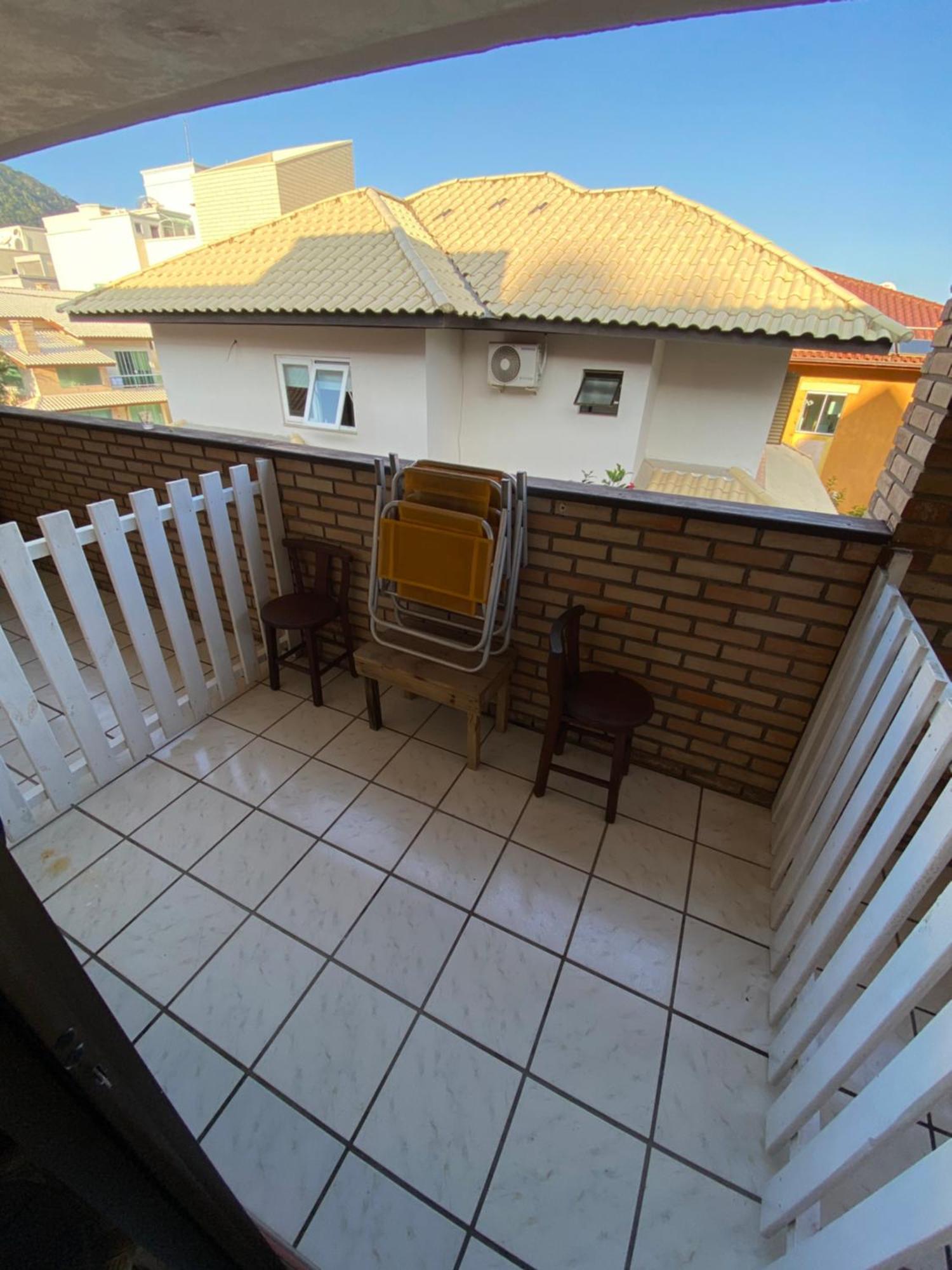 בומבינאס Quatro Ilhas Beach Hostel מראה חיצוני תמונה