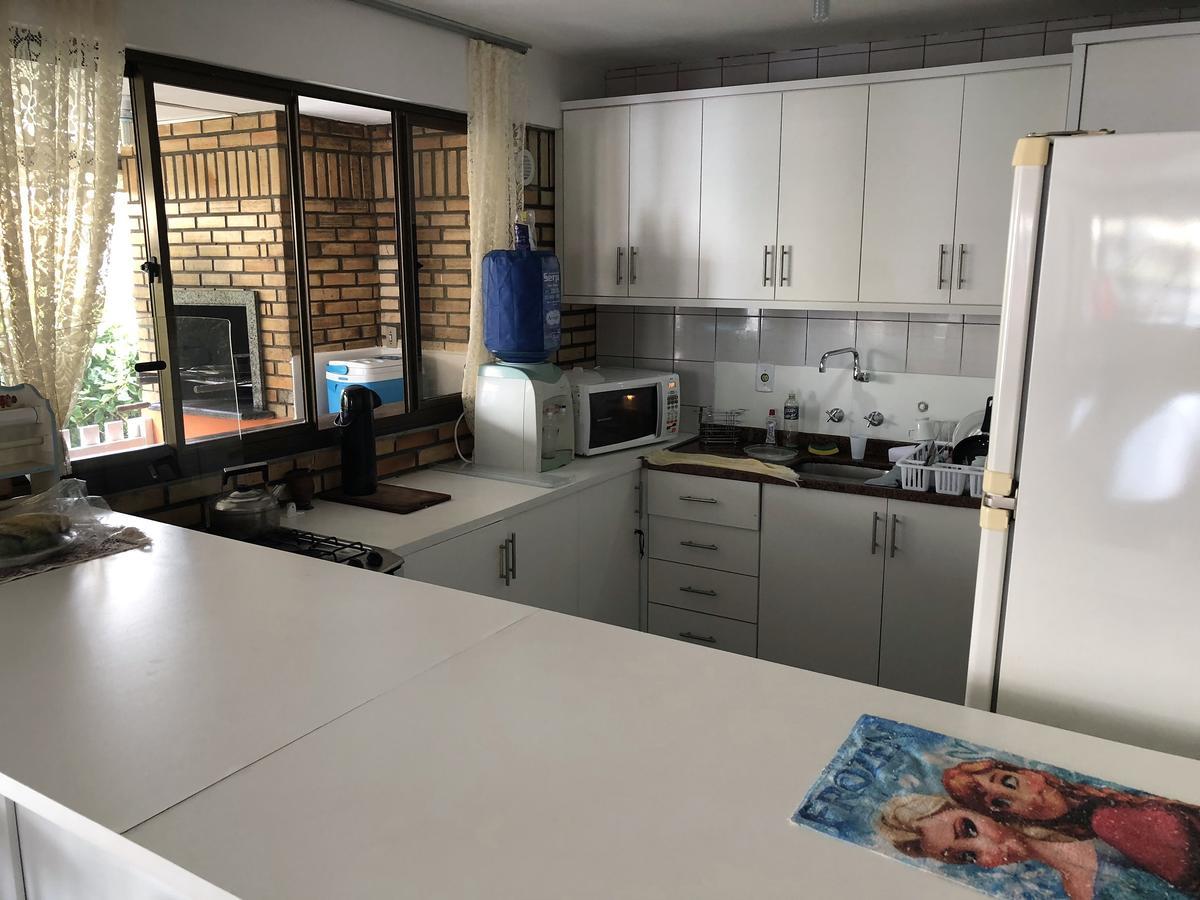 בומבינאס Quatro Ilhas Beach Hostel מראה חיצוני תמונה