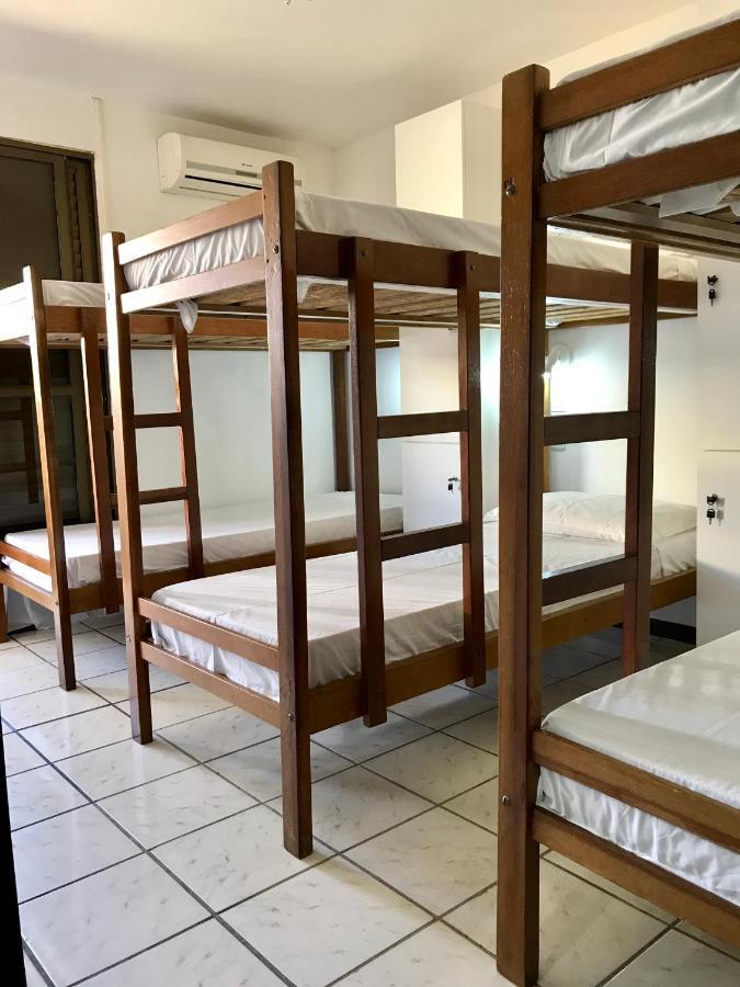 בומבינאס Quatro Ilhas Beach Hostel מראה חיצוני תמונה