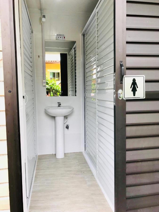 בומבינאס Quatro Ilhas Beach Hostel מראה חיצוני תמונה