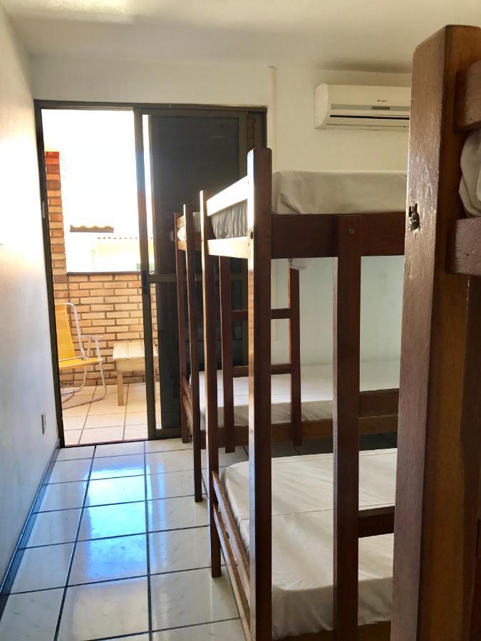 בומבינאס Quatro Ilhas Beach Hostel מראה חיצוני תמונה