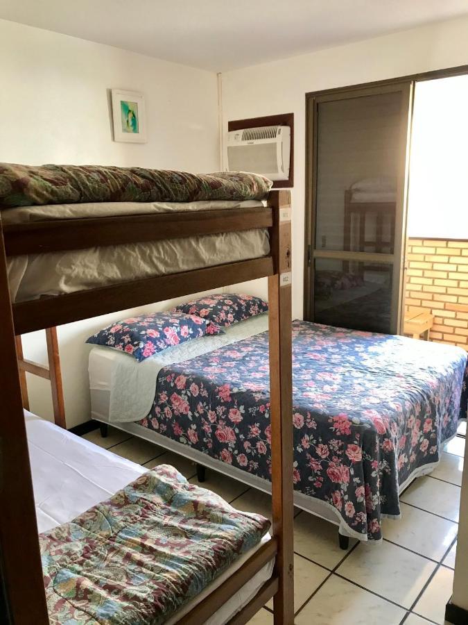 בומבינאס Quatro Ilhas Beach Hostel מראה חיצוני תמונה